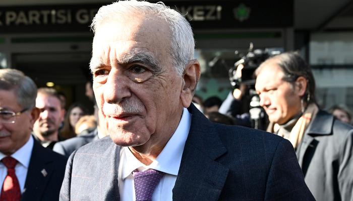 Ahmet Türk göreve iade mi edilecek? Yerine kayyum atanmış, Bahçeli’nin çağrısı sonrası DEM Parti heyetinde yer almıştı