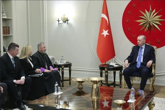 Başkan Erdoğan Türkiye Ermeni Katolik Cemaati Ruhani Reisi Kazancıyan’ı kabul etti