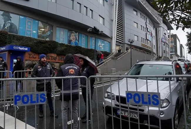 CHP’li belediyelere rüşvet operasyonu! Aralarında Rıza Akpolat’ın da bulunduğu 40 şüpheli adliyeye sevk edildi