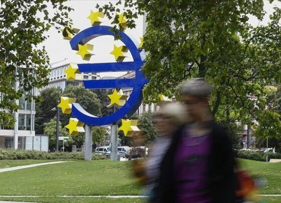 Euro Bölgesinde bankalar kredi koşullarını sıkılaştırıyor