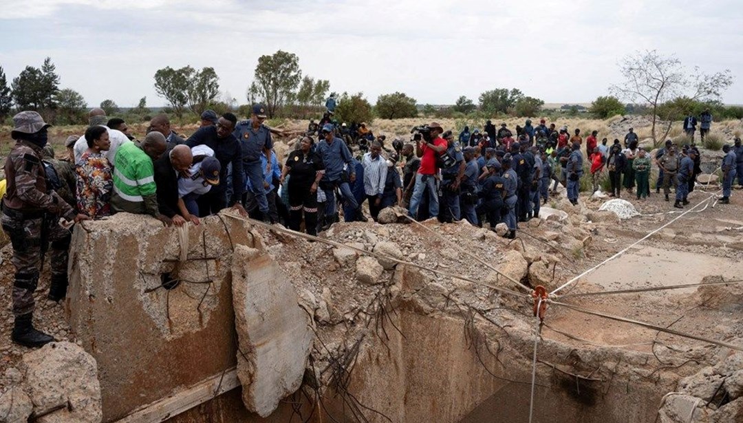 Güney Afrika’da kaçak madenciler için kurtarma operasyonu: Yer altında aç ve susuz mahsur kaldılar – Son Dakika Dünya Haberleri