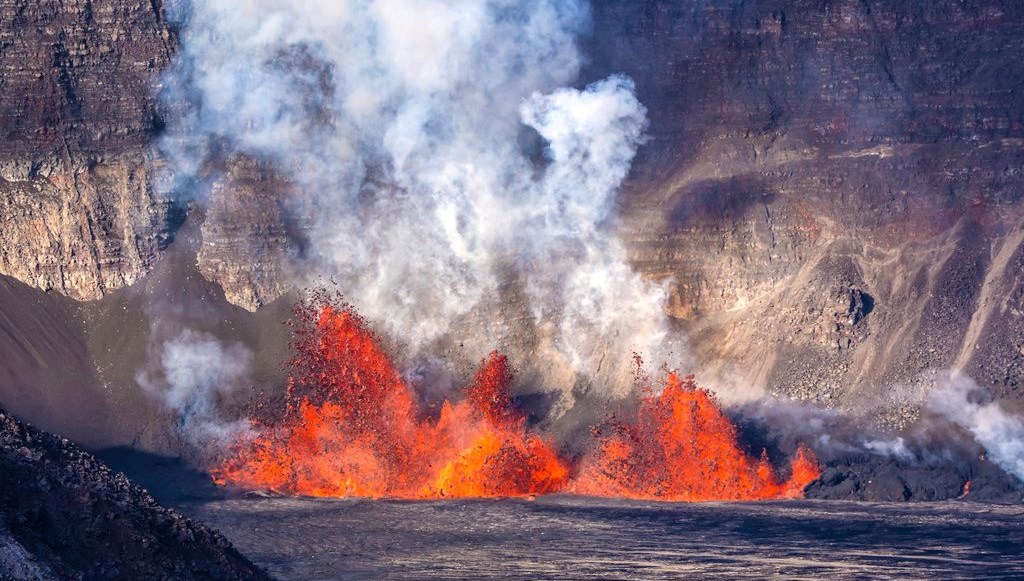 Hawaii’de lavların dansı: Kilauea Yanardağı’nda yeni patlama