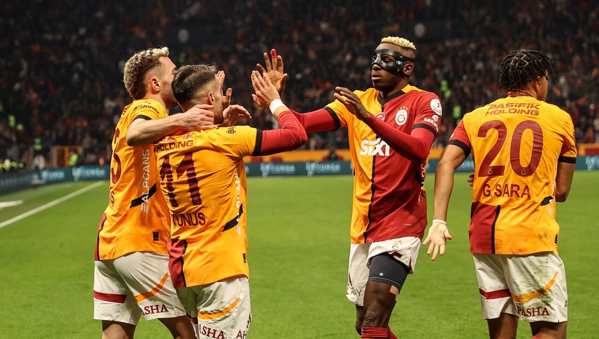 İlk 11’ler belli oldu: Lider Galatasaray, Başakşehir’e konuk oluyor