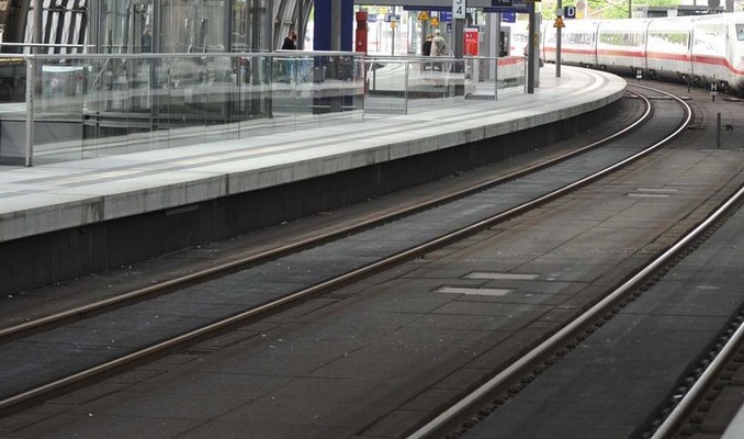 Almanya'da tren kazası: 1 ölü