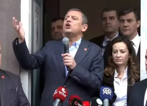 Başkan Erdoğan’ı “şiir bilmez” diyerek hedef almıştı! Özgür Özel fena rezil oldu...