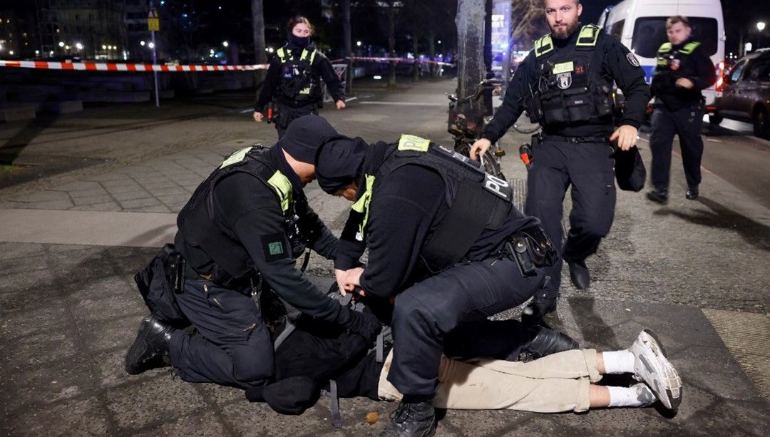 Berlin’deki Holokost Anıtı saldırganı tutuklandı: “Yahudileri öldürme planı yapıyordu” – Son Dakika Dünya Haberleri