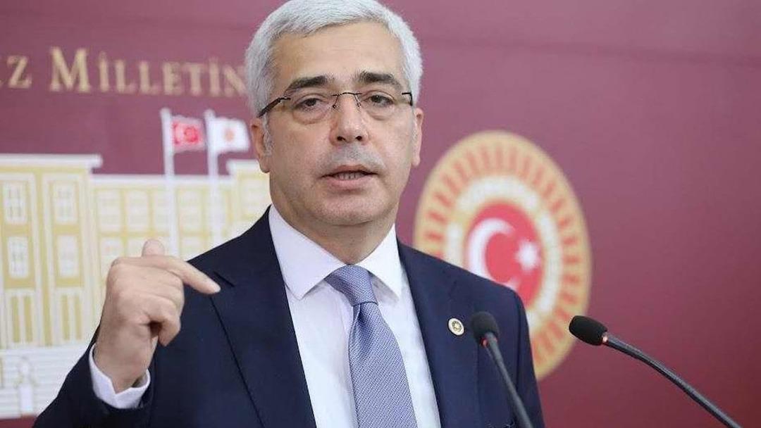 Cemal Enginyurt ve Salih Uzun CHP’ye katıldı! Kararı canlı yayında duyurdular…