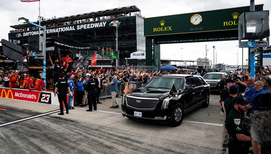 Donald Trump Daytona 500’de makam aracıyla pisti turladı – Son Dakika Dünya Haberleri