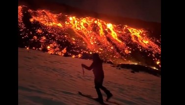 Etna
Yanardağı patladı, turistler akın etti! Lavların dibinde “vahşi” turizm