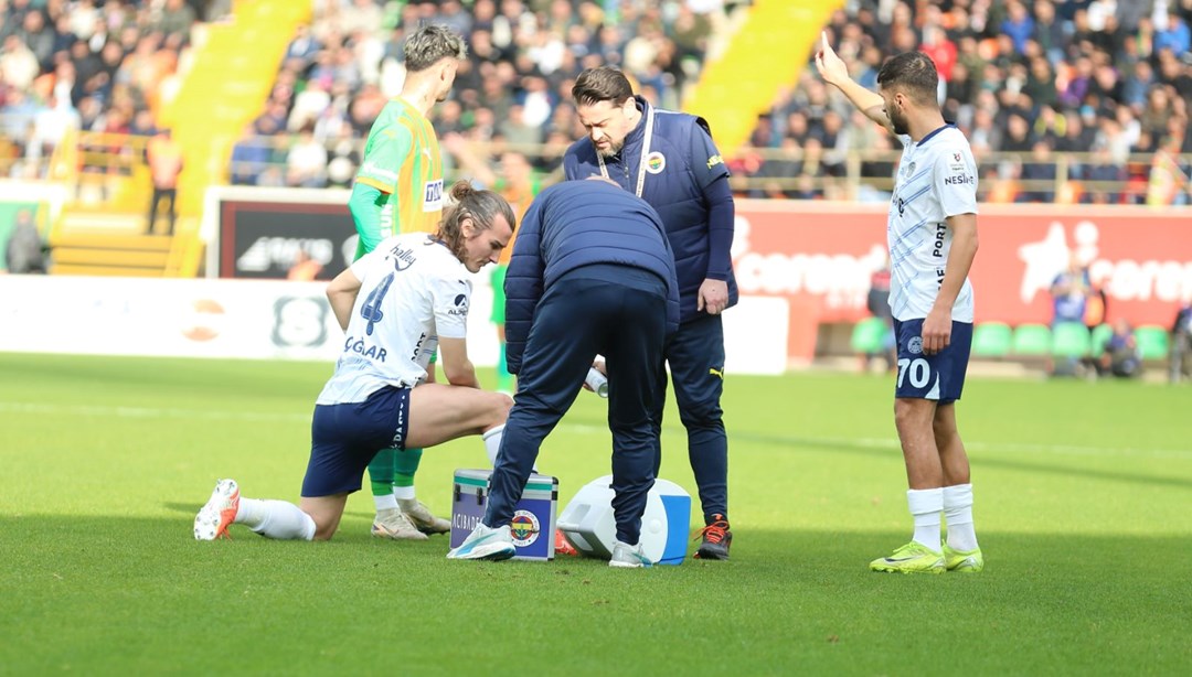 Fenerbahçe’de bir stoper sakatlığı daha: Çağlar Söyüncü devam edemedi – Son Dakika Spor Haberleri