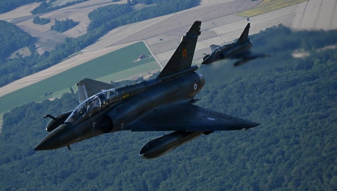 Fransa, Ukrayna’ya ilk “Mirage 2000” savaş uçaklarını teslim etti – Son Dakika Dünya Haberleri