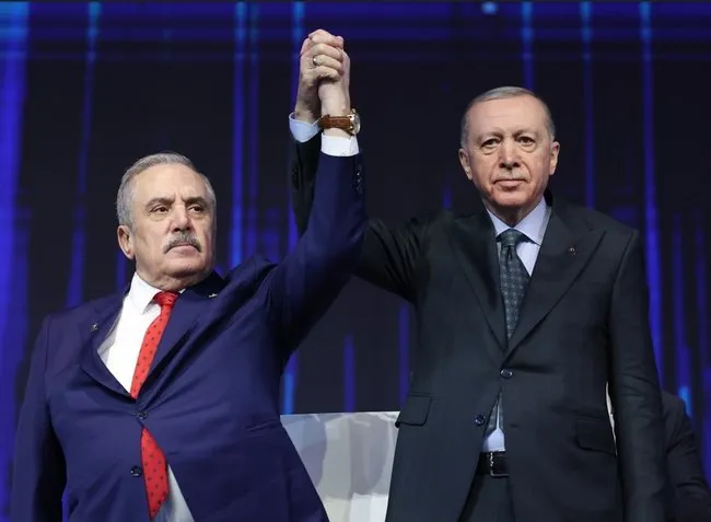 Rozetlerini Başkan Recep Tayyip Erdoğan taktı: İşte AK Parti’ye katılan 3 isim!