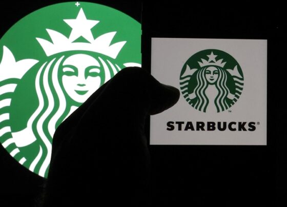 Starbucks’ta tarihi düşüş!