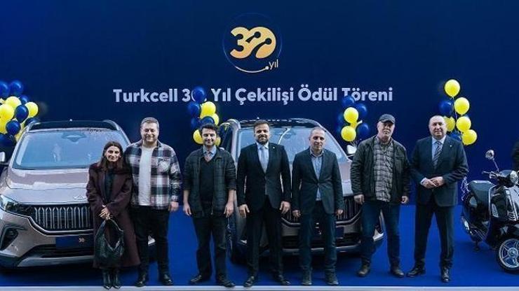 Turkcellin 30. yıl çekilişinin kazananları ödüllerine kavuştu