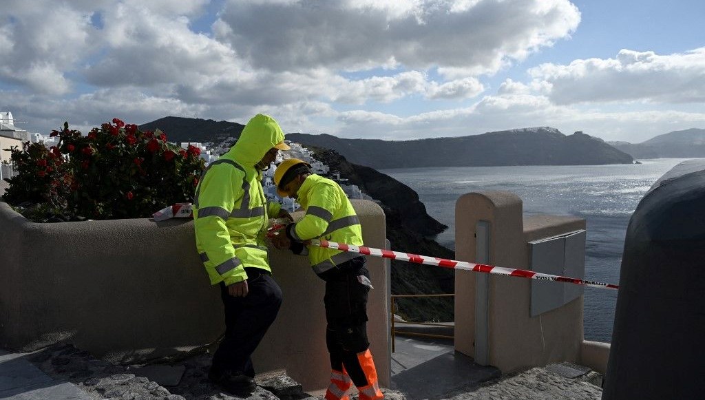 Yanardağın
nefesini dinliyorlar: Santorini’de büyük depreme hazırlık