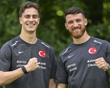 Almanya’da Türk kökenli futbolcuların milli takım tercihleri manşetlerde: "Türkiye’nin ikna çabaları etkili" - Son Dakika Spor Haberleri