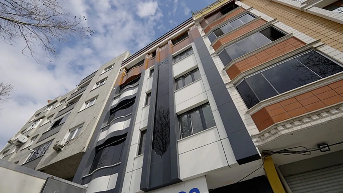 Bayrampaşa’da aile apartmanı “Yarısı Bizden Kampanyası” ile dönüştü