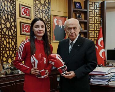 Bahçeli milli kick boksçu Aybüke Kılınç'ı ağırladı