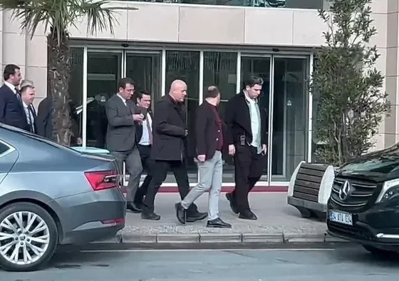 Ekrem İmamoğlu'ndan Ali Cengiz oyunu! İlk-orta ve lise hayatını uzun uzun anlattı: Usulsüz geçişi bir cümleyle geçiştirdi