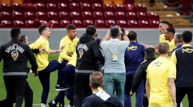 Fenerbahçeli futbolcu Mert Hakan Yandaş hakim karşısında: Saldırıya karşı refleks olarak ittim!