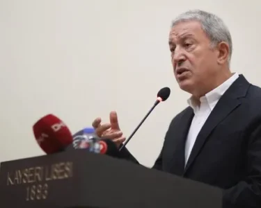 Hulusi Akar'dan terörsüz Türkiye hedefinde net mesaj: Silahları bırakın örgütü feshedin