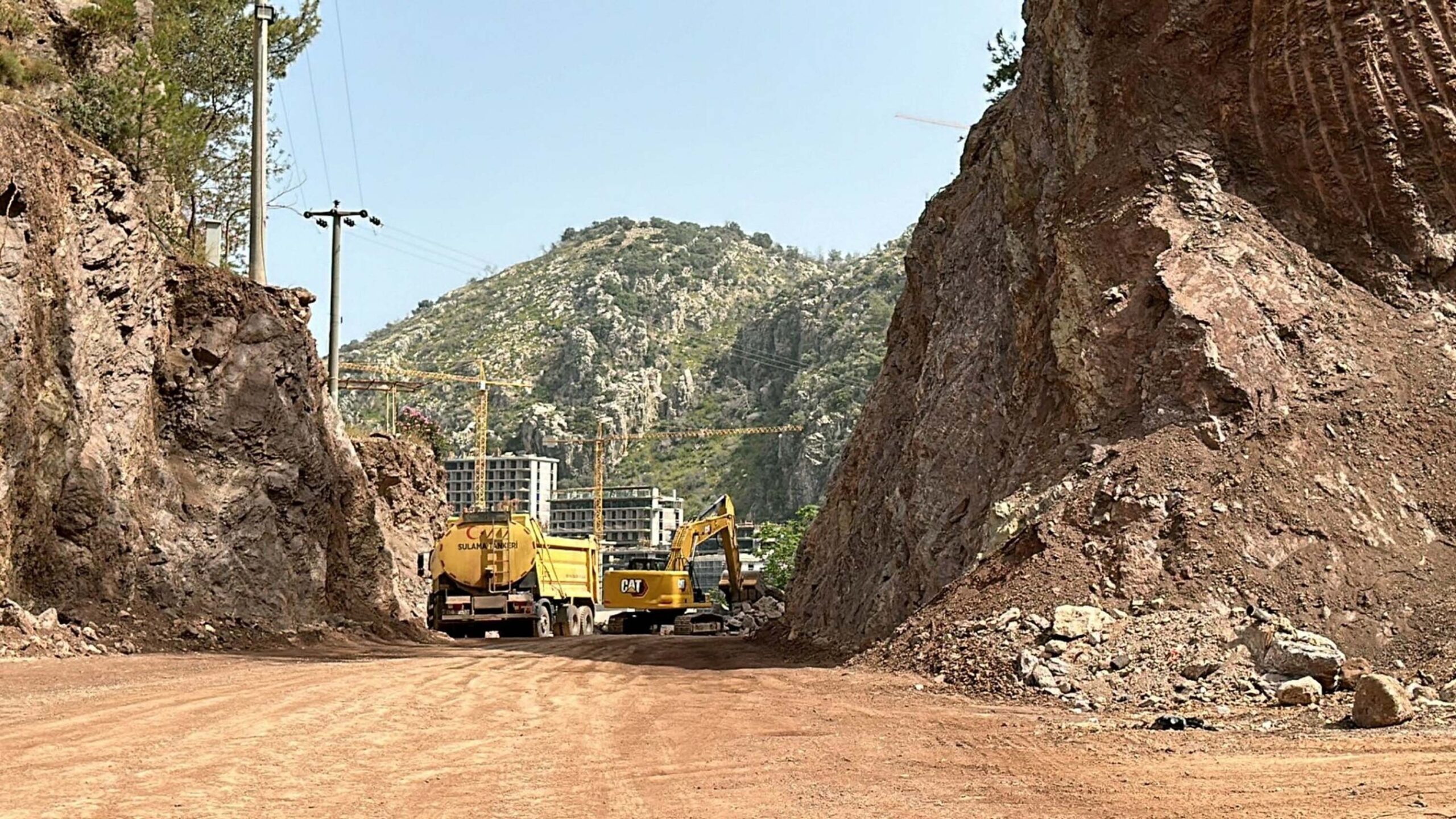 Marmaris’teki kaçak otel için ‘yıkın’ talimatı haberi