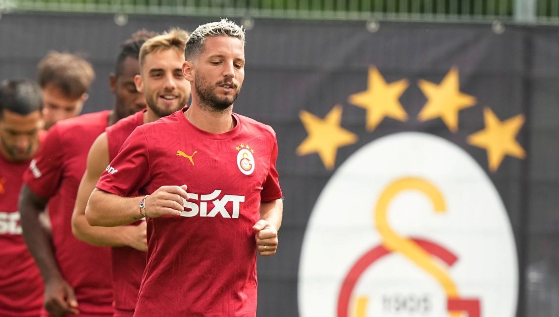 Mertens Galatasaray’a veda ediyor: Dünyaca ünlü teknik direktörün yanında hocalığa ilk adım!