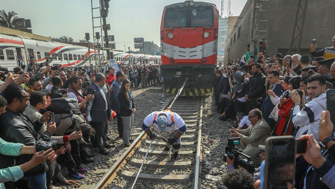 Oruçlu haliyle 279 tonluk treni çekti – Son Dakika Dünya Haberleri