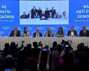 Terörsüz Türkiye hamleleri ve CHP'nin sürece bakışı: Silahların bırakılması işlerine gelmiyor | Mahmut Övür yazdı