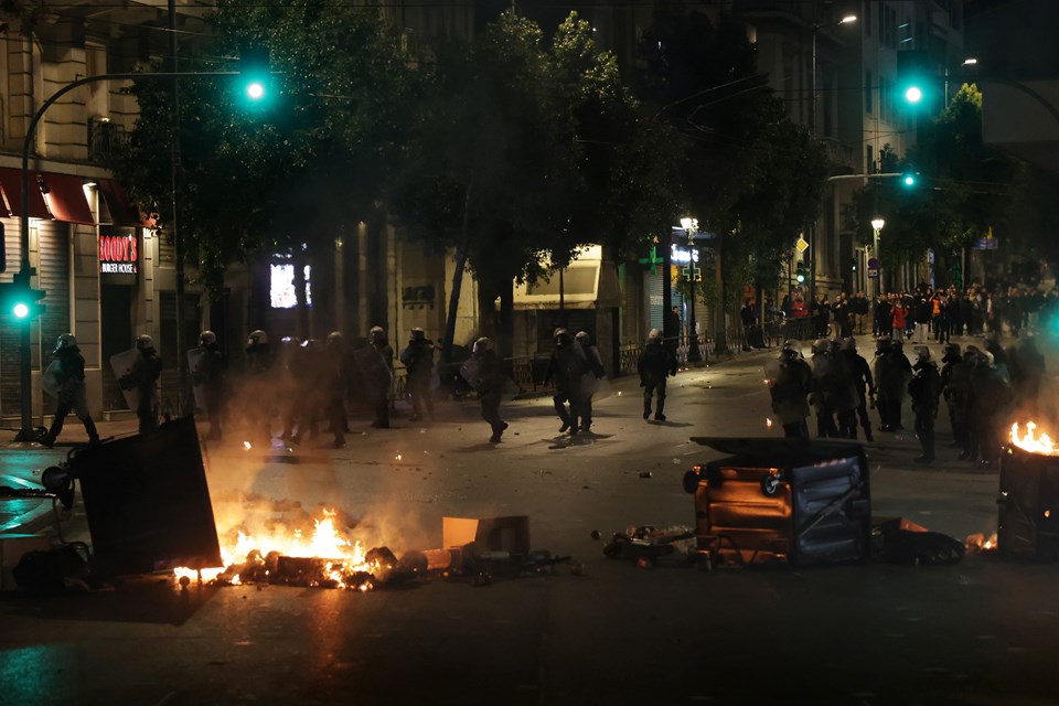 Yunanistan’da hükümete gensoru: Atina sokakları karıştı – Son Dakika Dünya Haberleri