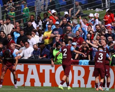 Trabzonspor taraftarları final maçını dev ekranlardan izleyecek - Son Dakika Spor Haberleri